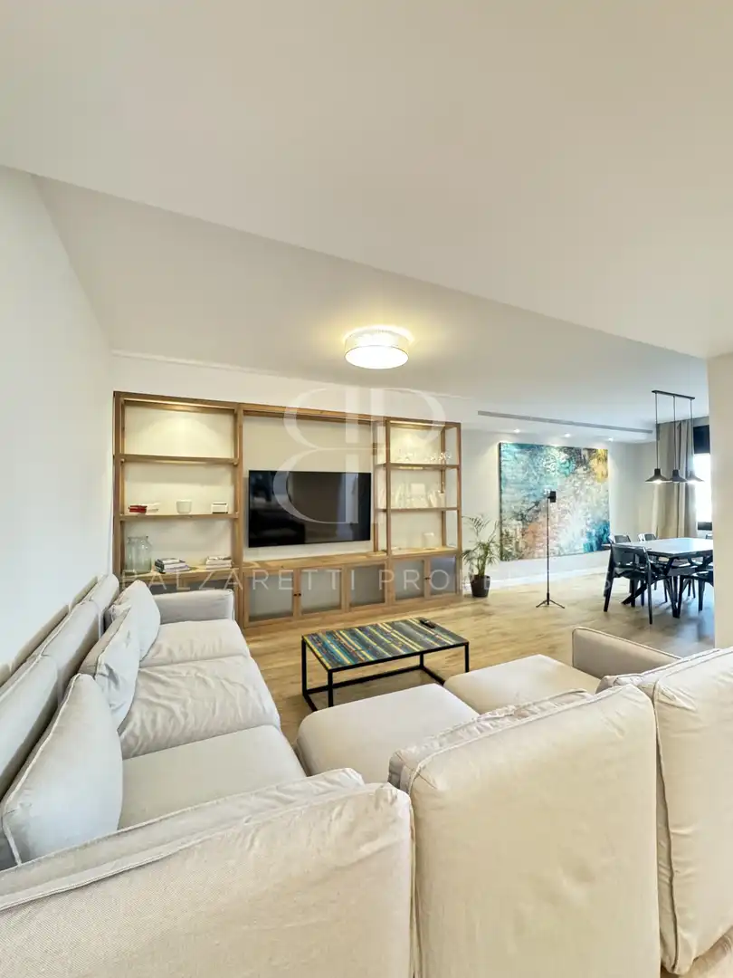 Flat with terrace to rent in Carrer d'Aragó