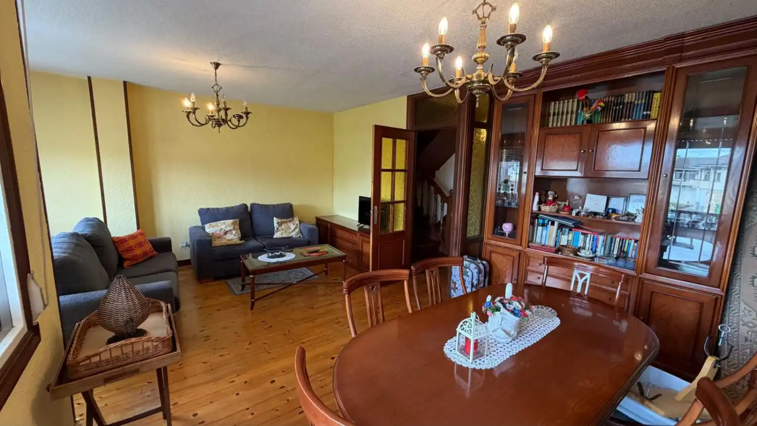 Sala de estar de Casa o chalet en venta en Bárcena de Cicero con Calefacción, Terraza y Trastero