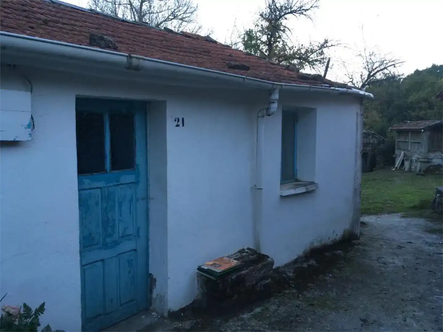 Vista exterior de Finca rústica en venda en Bande amb Jardí privat i Moblat