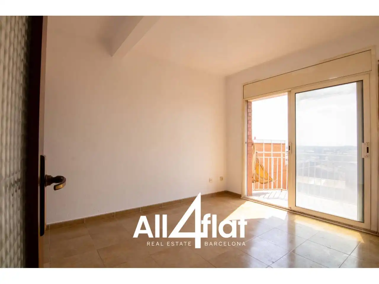 Flat with terrace for sale in Calle Tres de Abril, imagen 7