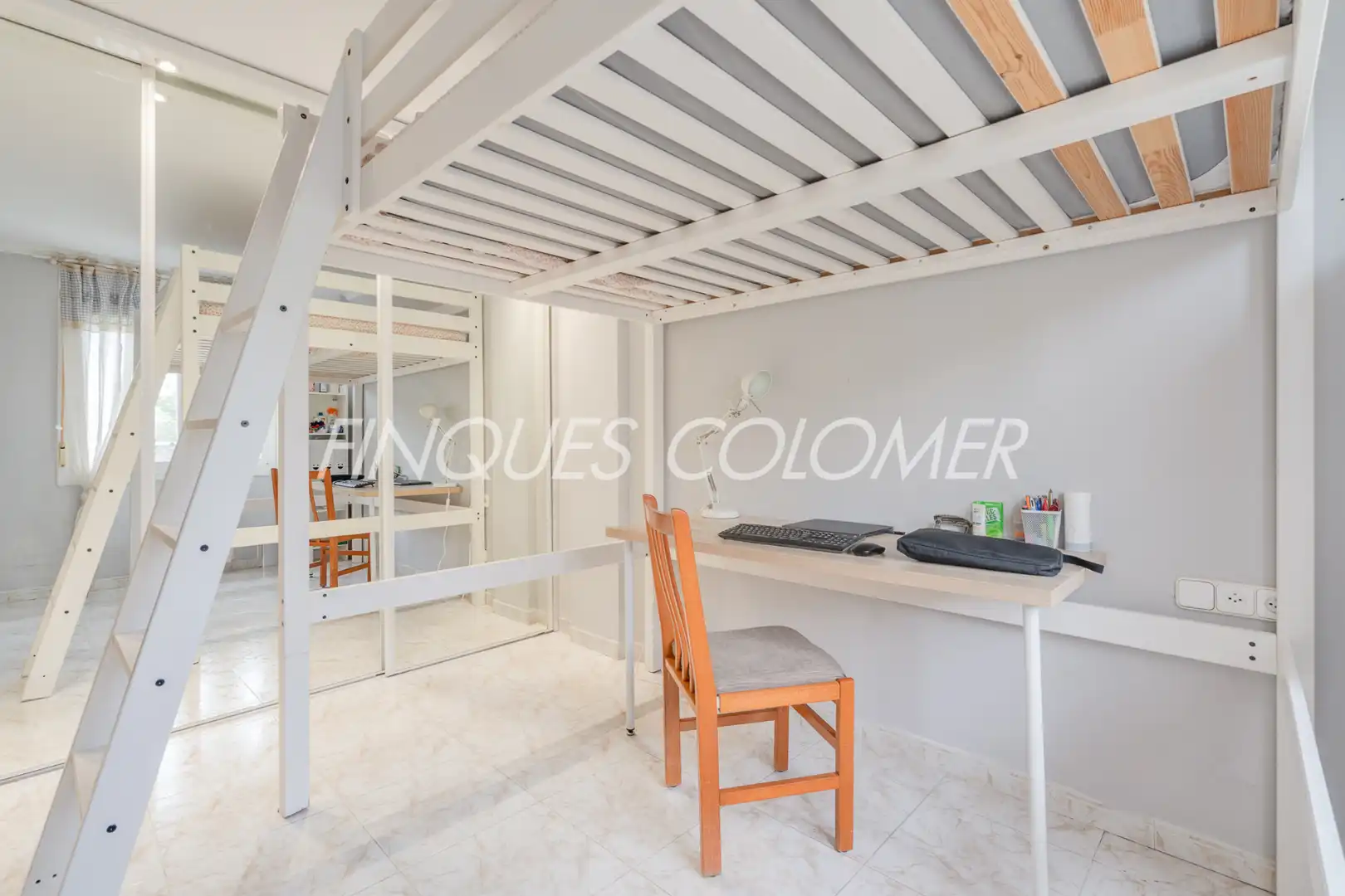 Habitación de Dúplex en venta en Rubí con Aire acondicionado, Calefacción y Jardín privado