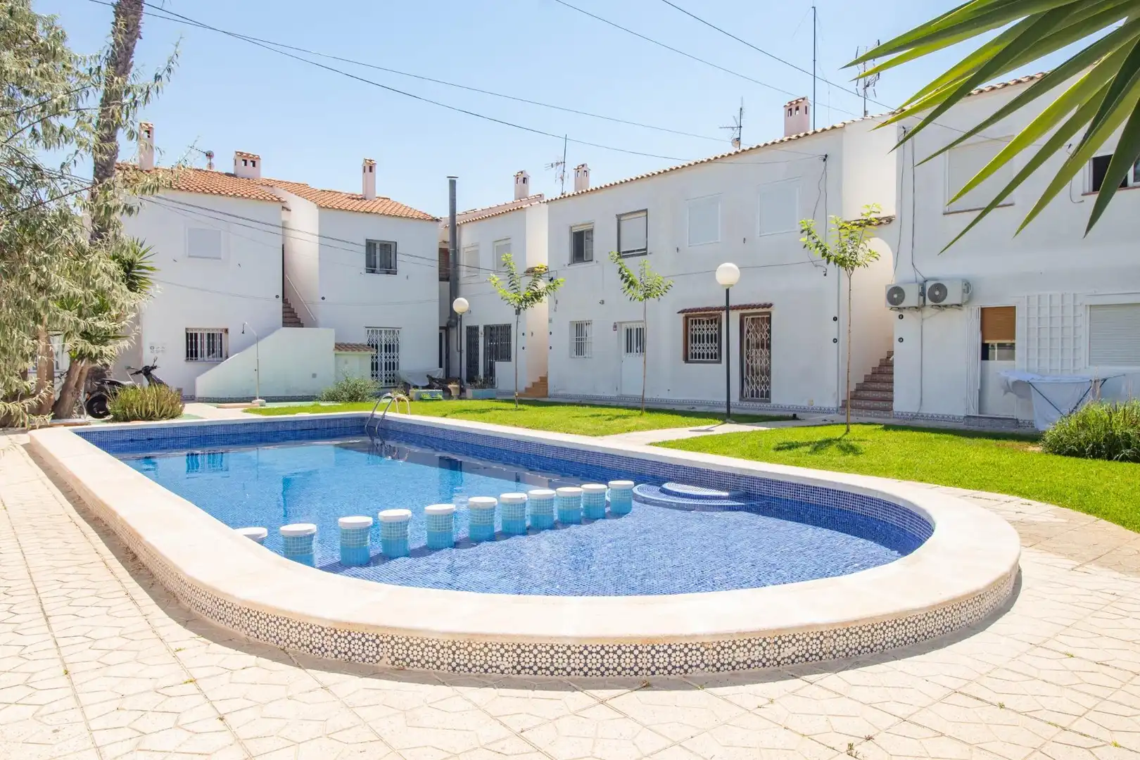 Piscina de Casa o xalet en venda en Orihuela amb Aire condicionat, Jardí privat i Terrassa