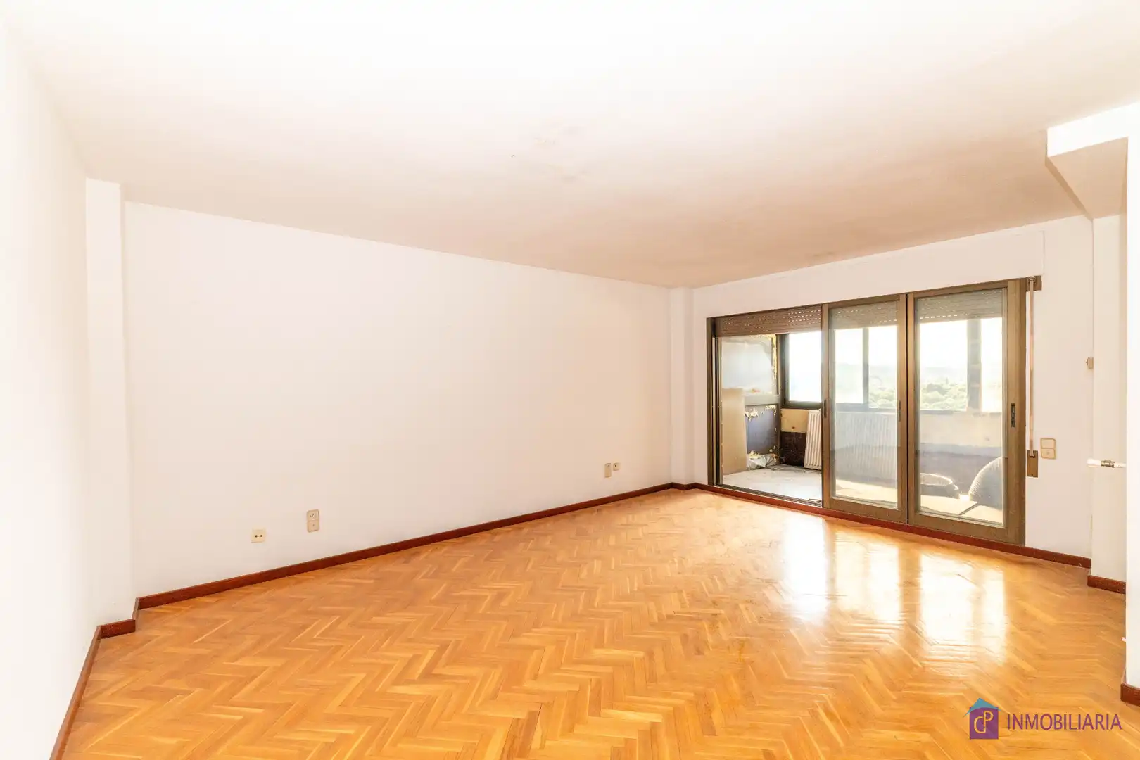Flat for sale in Zaragoza  with Air Conditioner and Heating