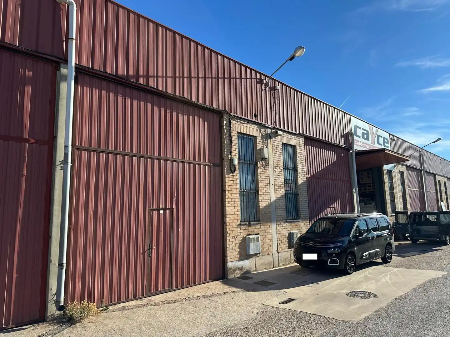 Exterior view of Industrial buildings for sale in Villagonzalo Pedernales  with Heating