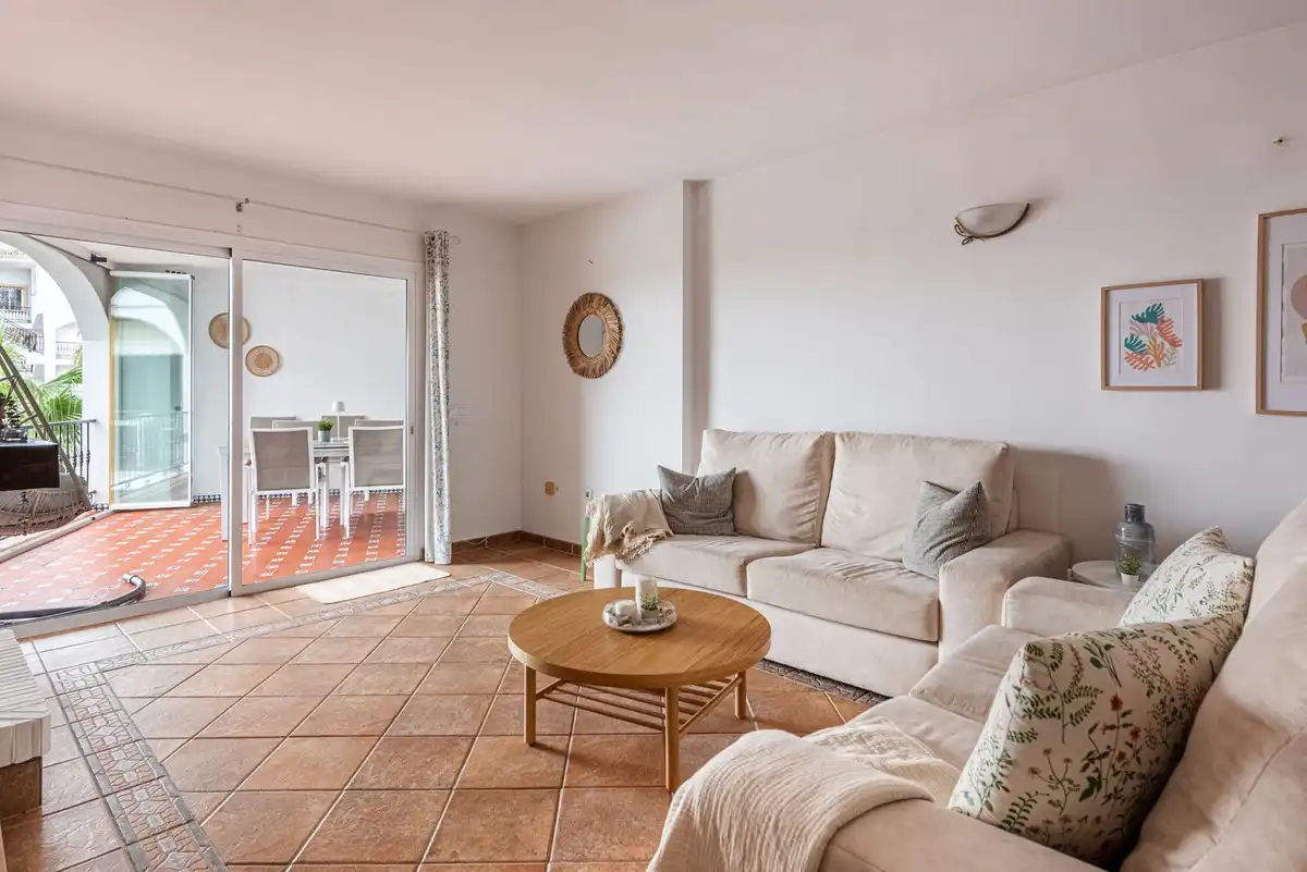 Apartamento con piscina en venta en Riviera del Sol, imagen 2