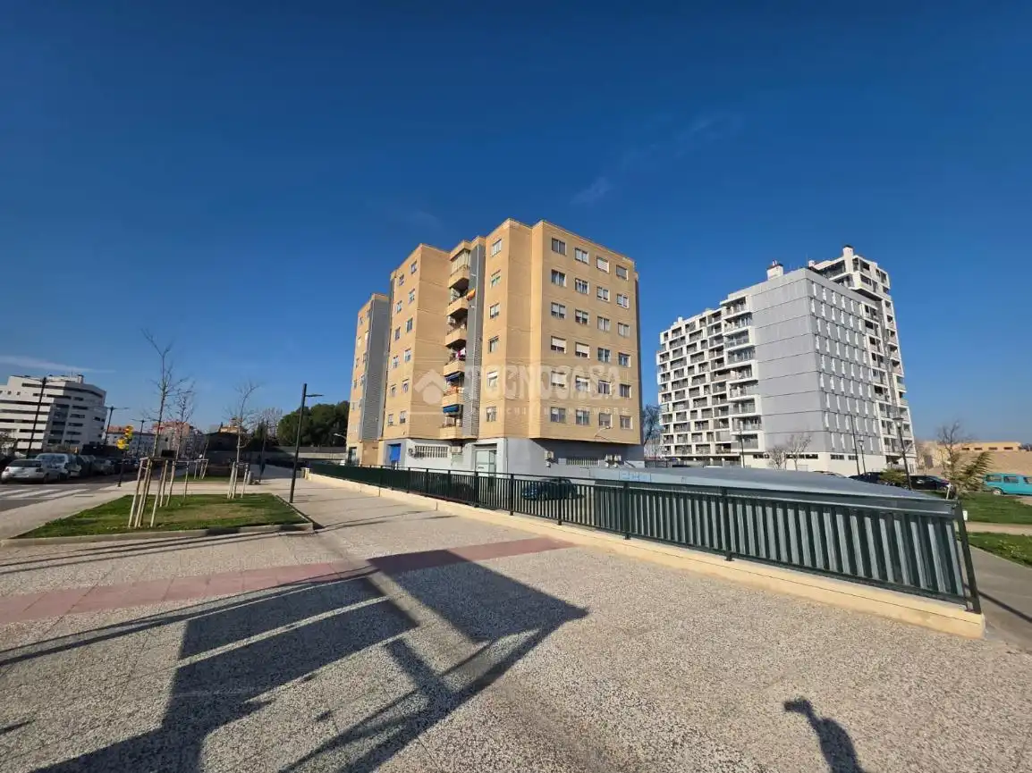 Exterior view of Flat for sale in Zaragoza  with Air Conditioner, Heating and Terrace