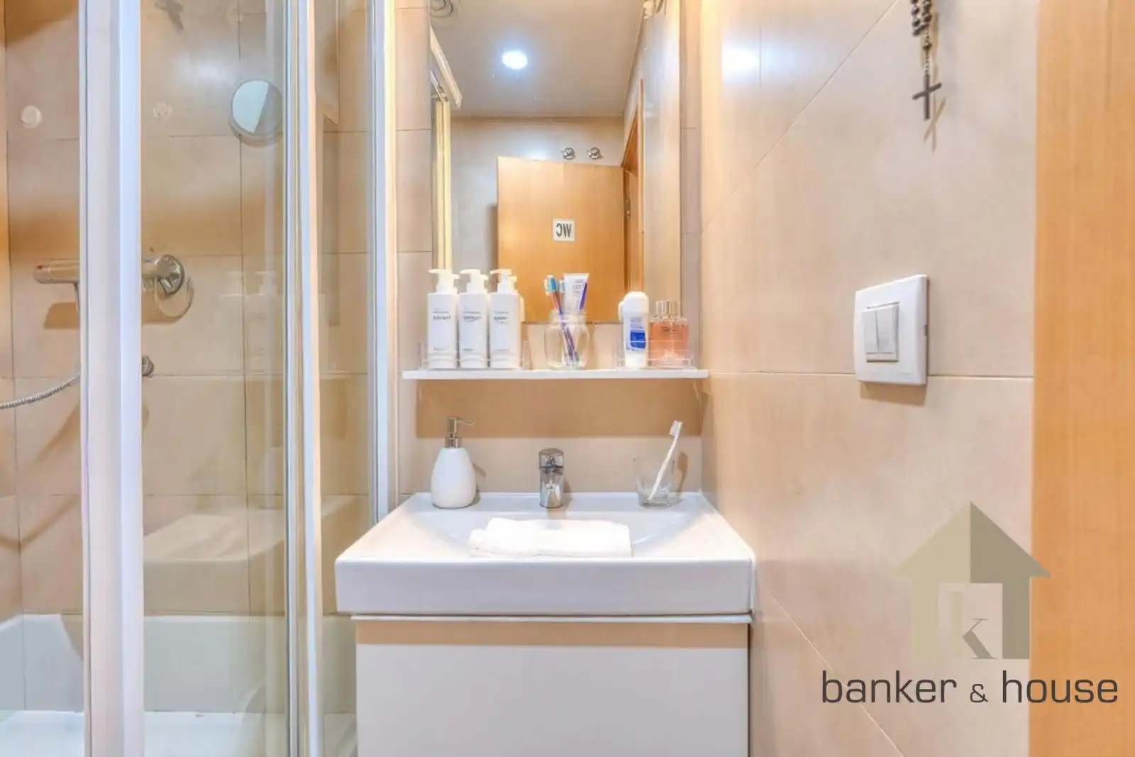 Bathroom of Flat for sale in Cerdanyola del Vallès  with Air Conditioner, Heating and Terrace