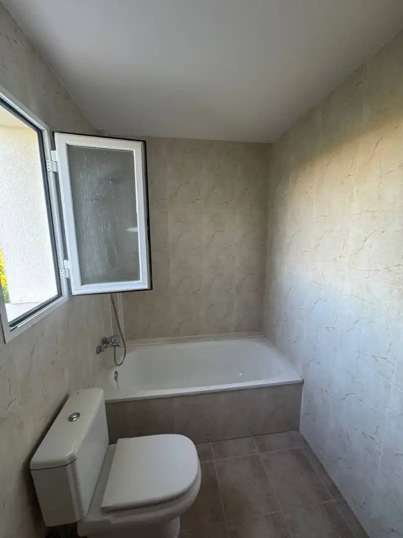 Baño de Casa o chalet en venta en Palmera con Amueblado, Microondas y TV
