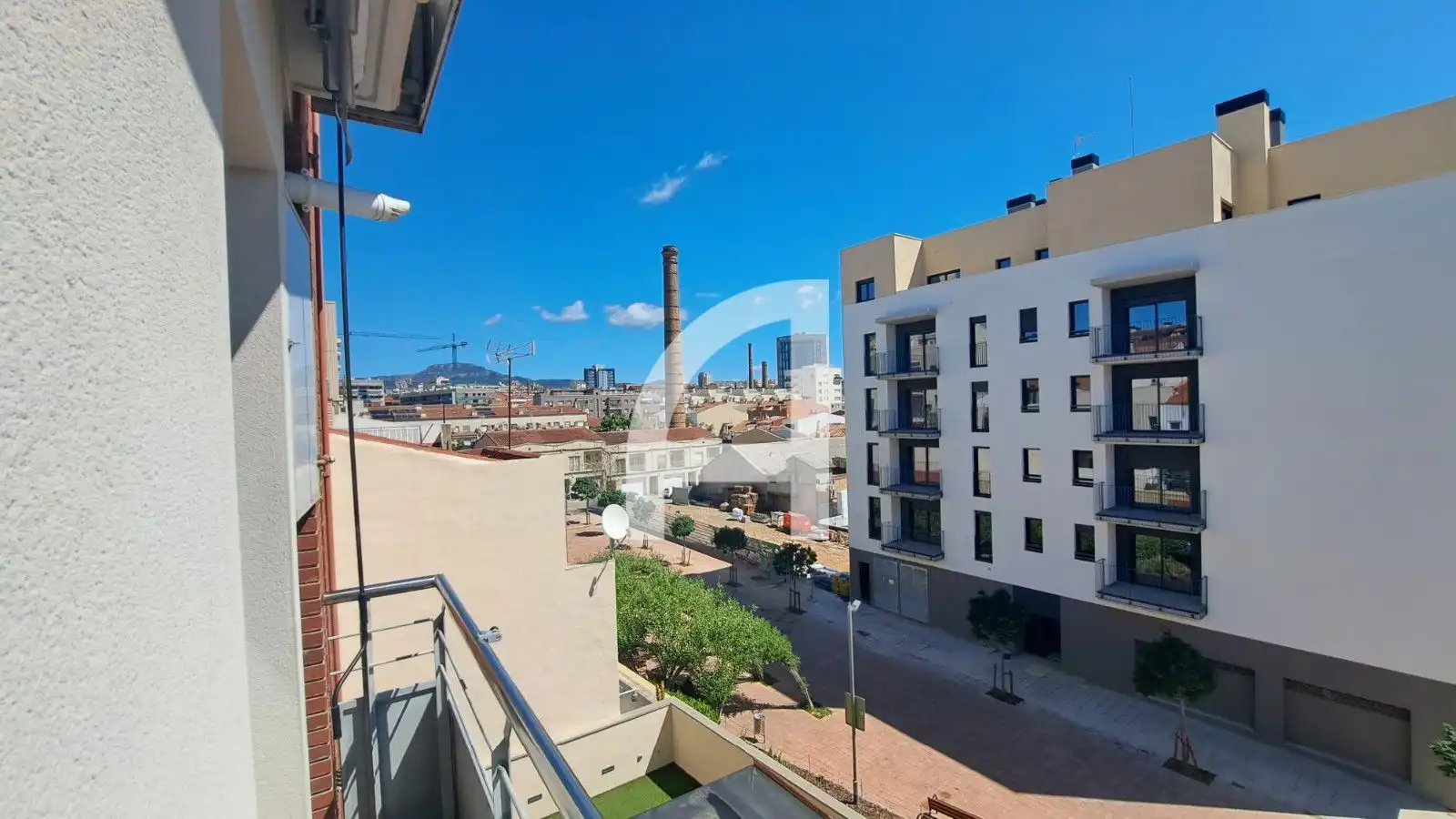Vista exterior de Piso en venta en Terrassa con Calefacción, Terraza y Amueblado