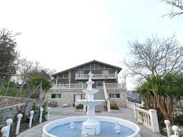 Haus mit Garten zum Verkauf in Barrio Sámano