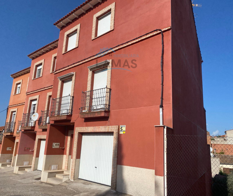 Vista exterior de Casa o xalet en venda en Oropesa amb Aire condicionat, Terrassa i Forn