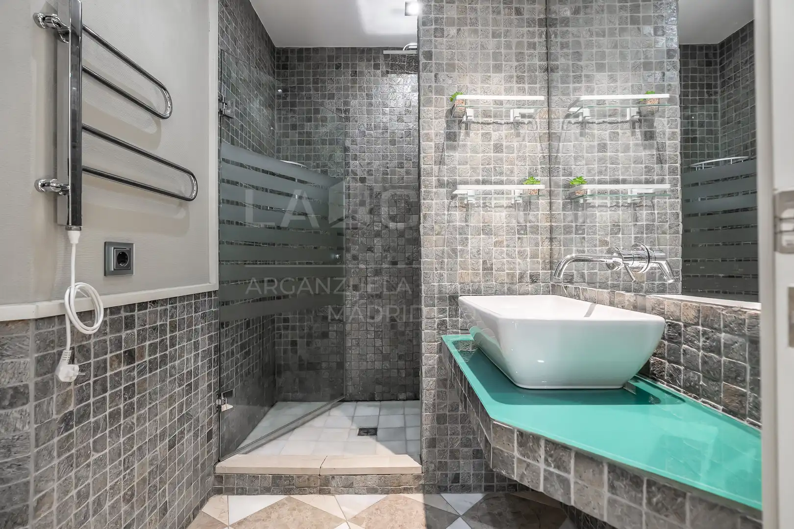 Baño de Piso en venta en Madrid con Calefacción
