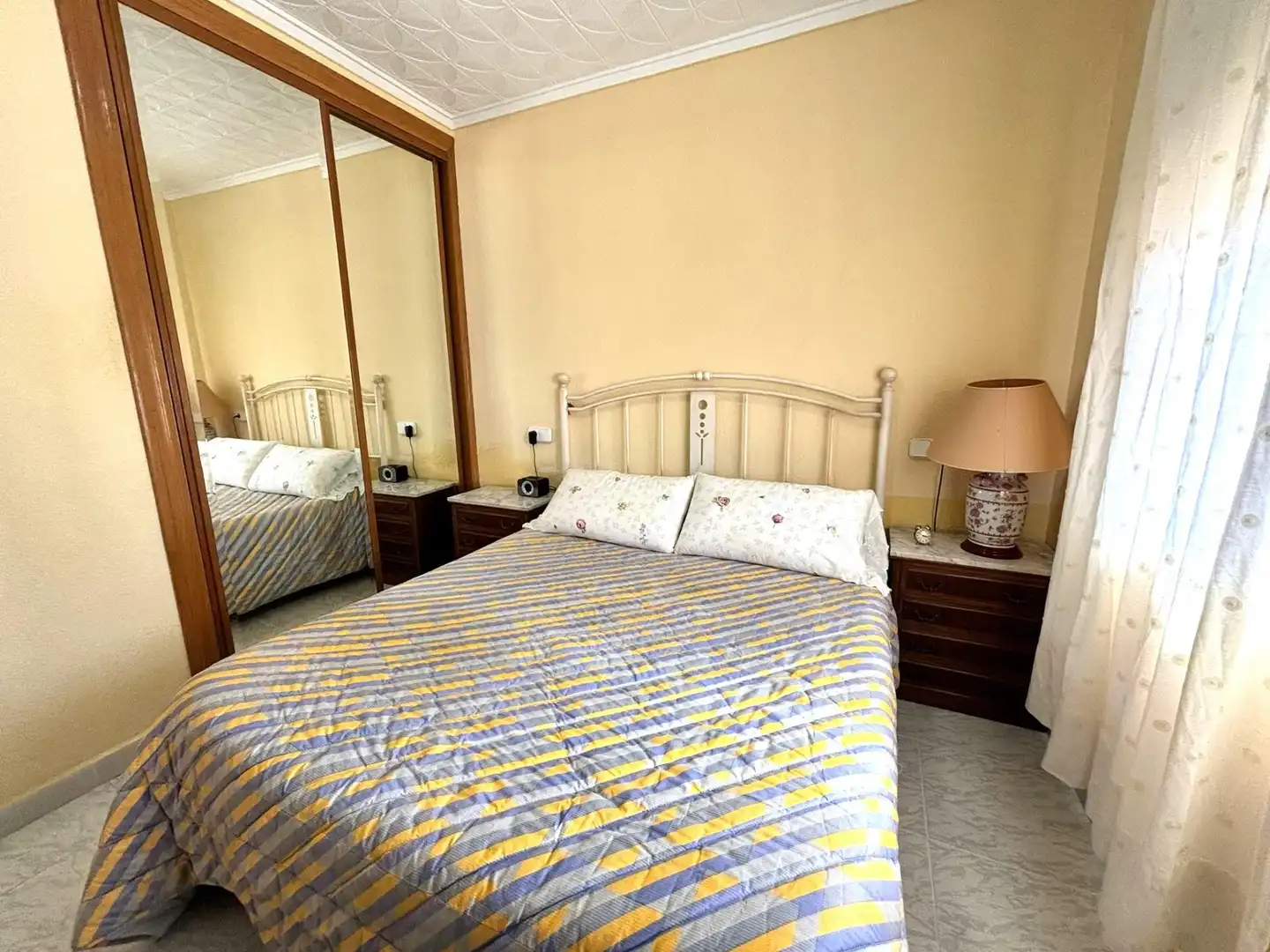 Schlafzimmer von Einfamilien-Reihenhaus zum Verkauf in Los Alcázares mit Klimaanlage und Privatgarten