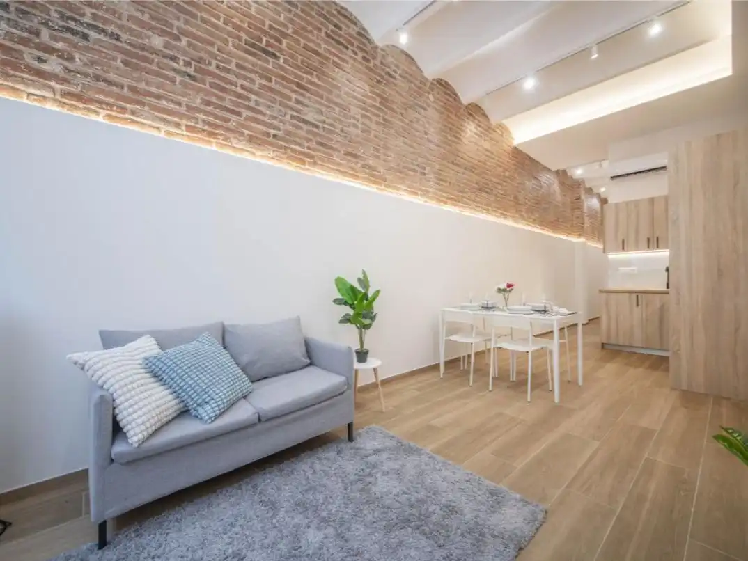Living room of Flat for sale in Barcelona  with Air Conditioner, Private garden and Parquet flooring