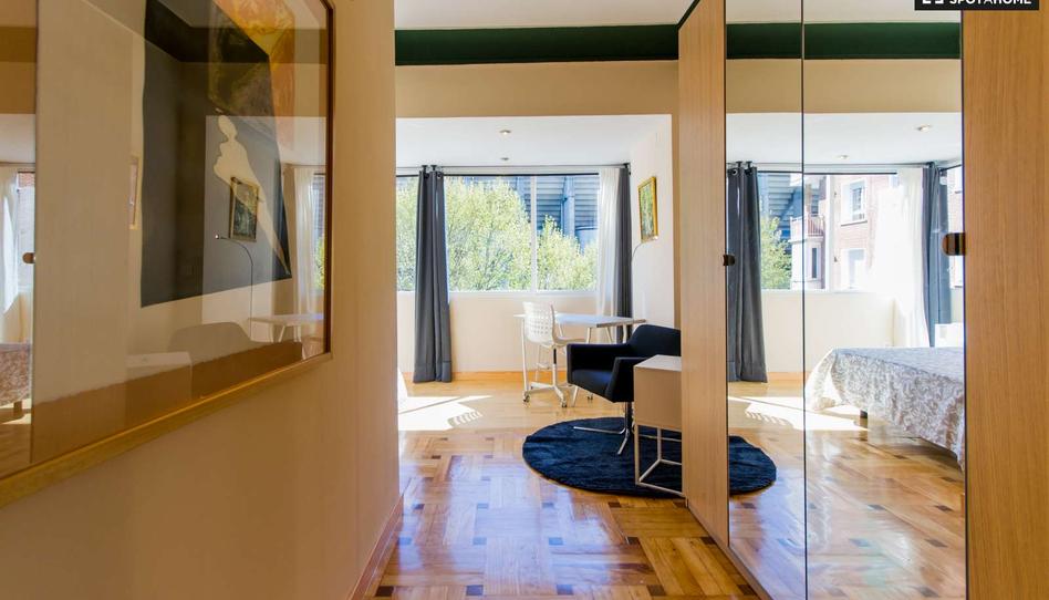 Photo 1 of Flat to share in Hispanoamérica - Bernabéu, Madrid