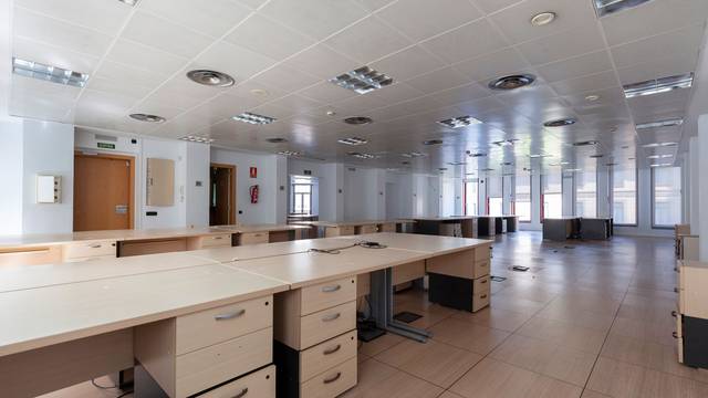 Oficina en Alquiler en Carrer de la Diputació en Dreta de l'Eixample
