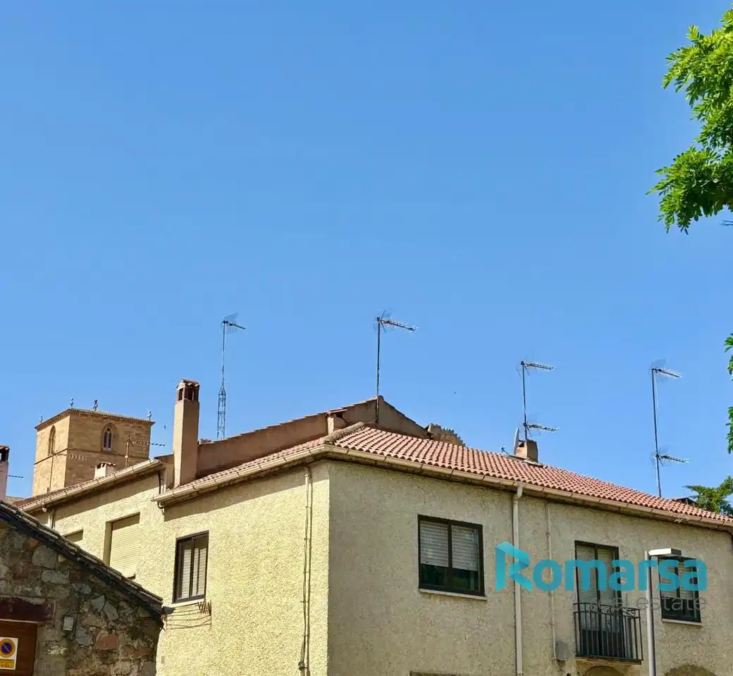 Vista exterior de Casa adosada en venta en Ávila con Calefacción, Terraza y Trastero
