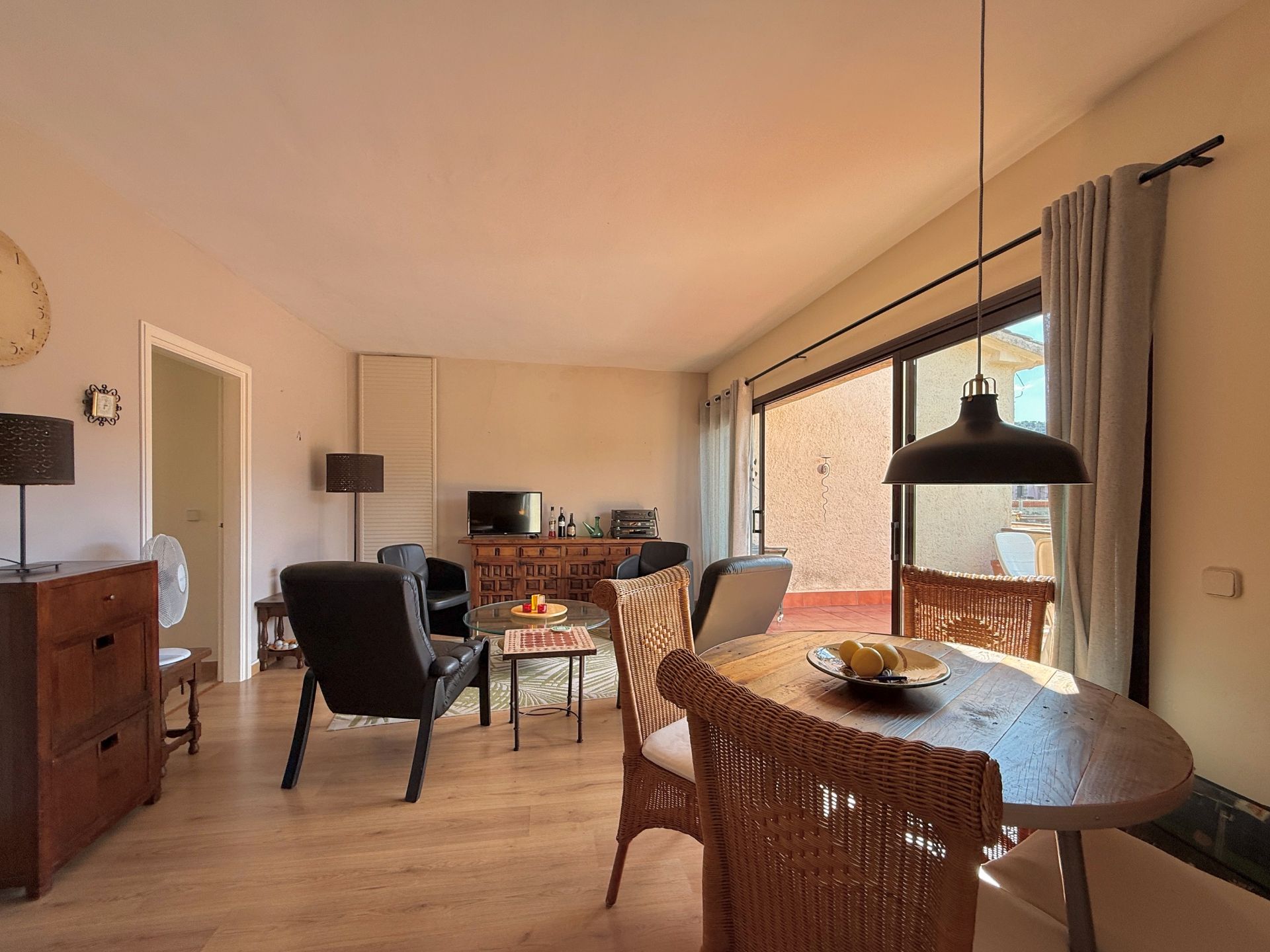 Sala d'estar de Apartament en venda en Santa Cristina d'Aro amb Calefacció, Terrassa i Moblat