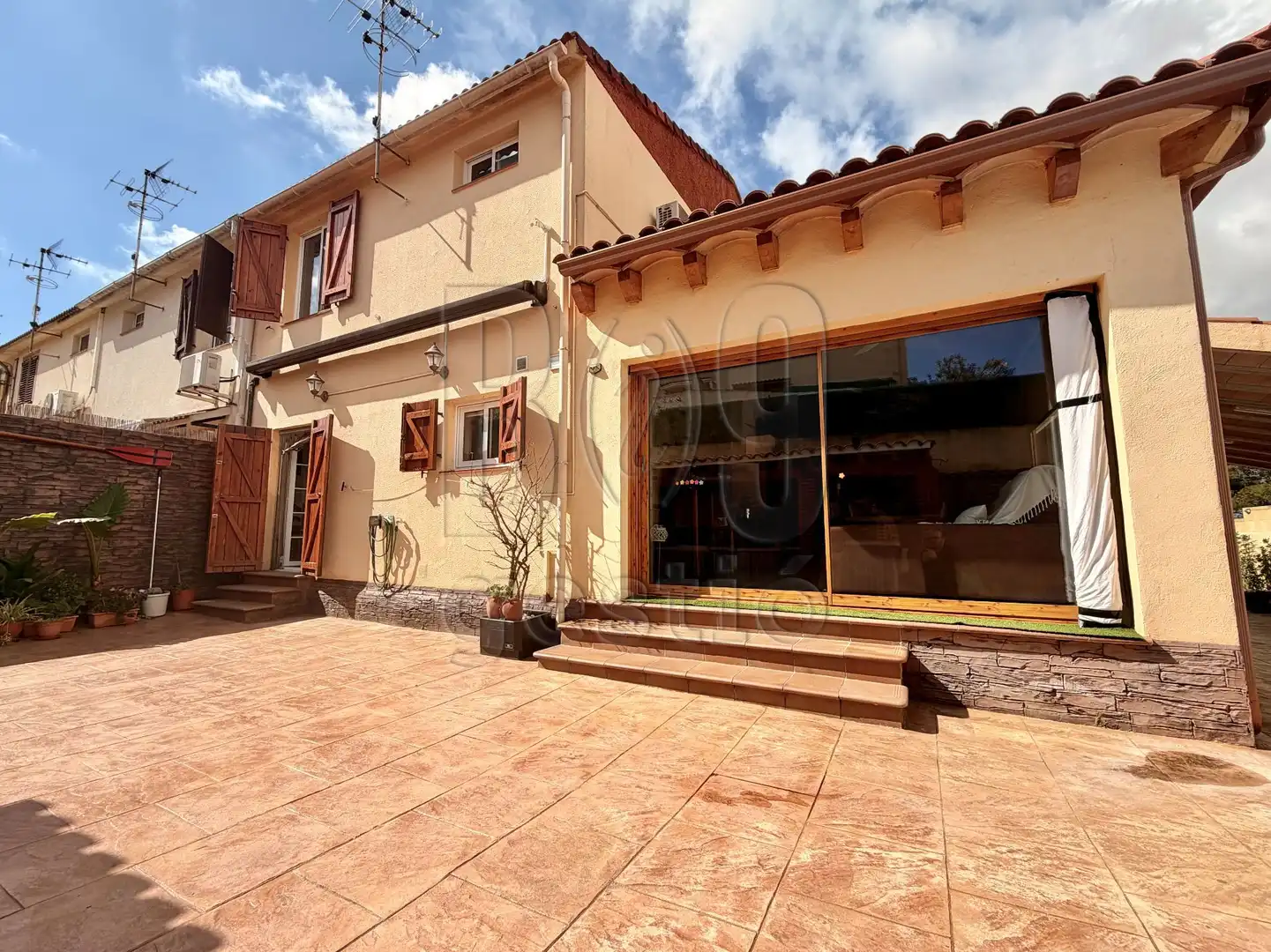 Exterior view of Detached homes for sale in Els Pallaresos  with Air Conditioner, Heating and Private garden