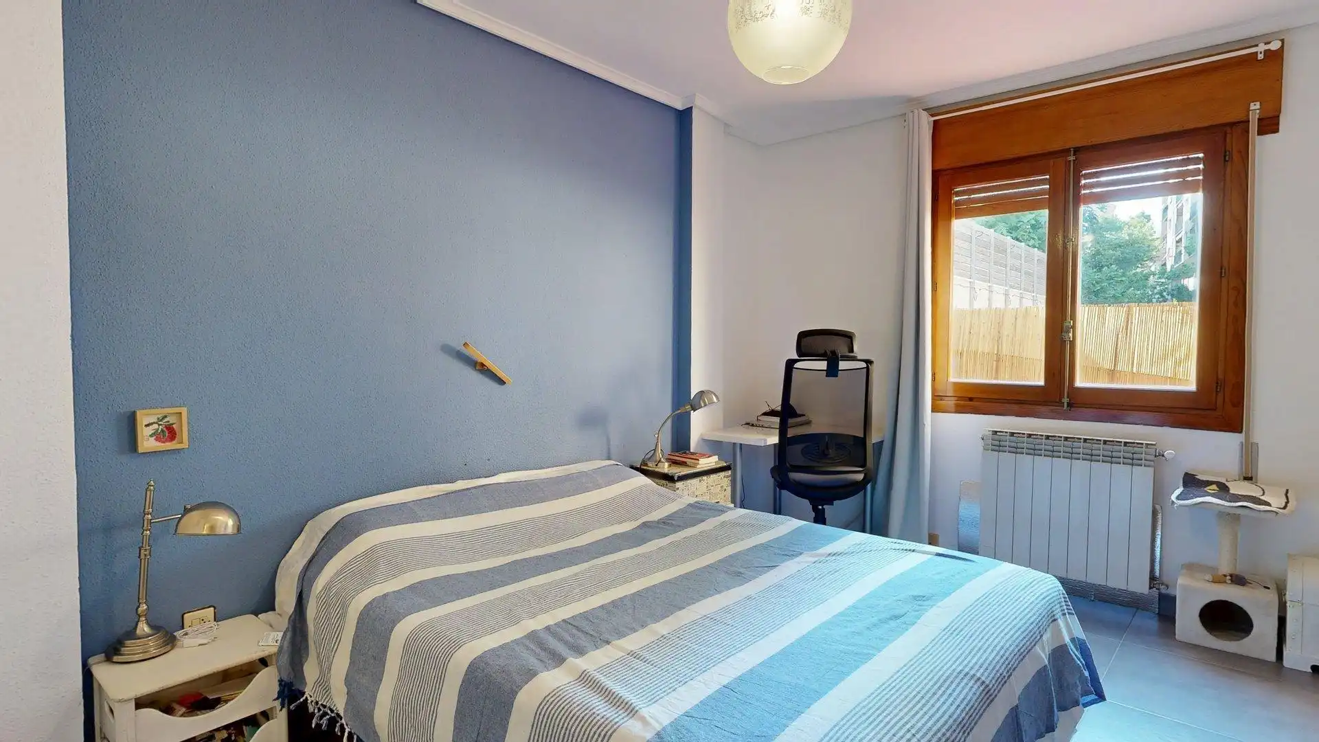 Dormitori de Casa o xalet en venda en Zaragoza amb Calefacció, Terrassa i Moblat