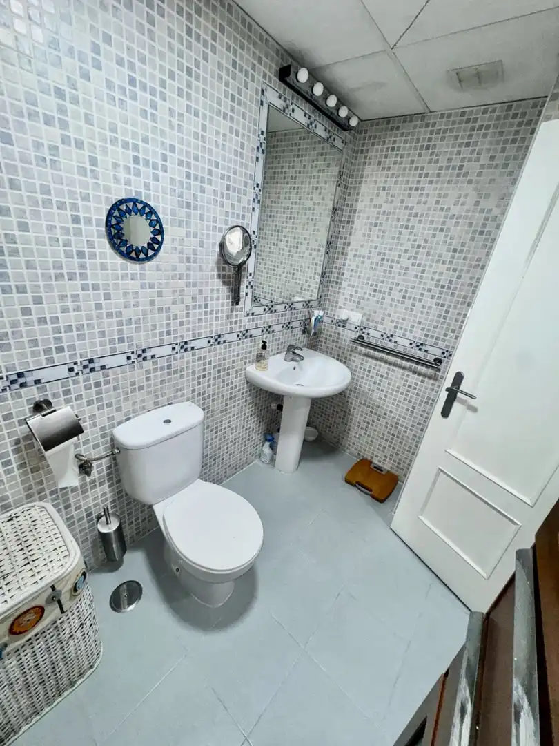Bathroom of Flat for sale in La Algaba  with Air Conditioner and Heating