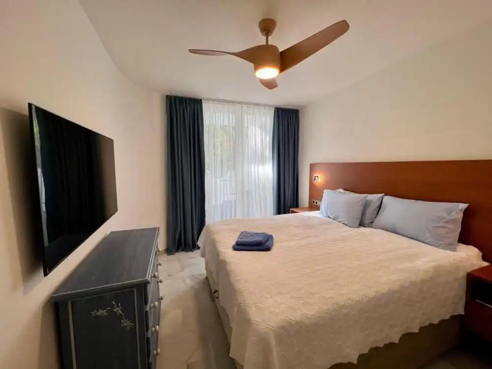 Dormitori de Planta baixa de lloguer en Marbella amb Aire condicionat, Terrassa i Traster
