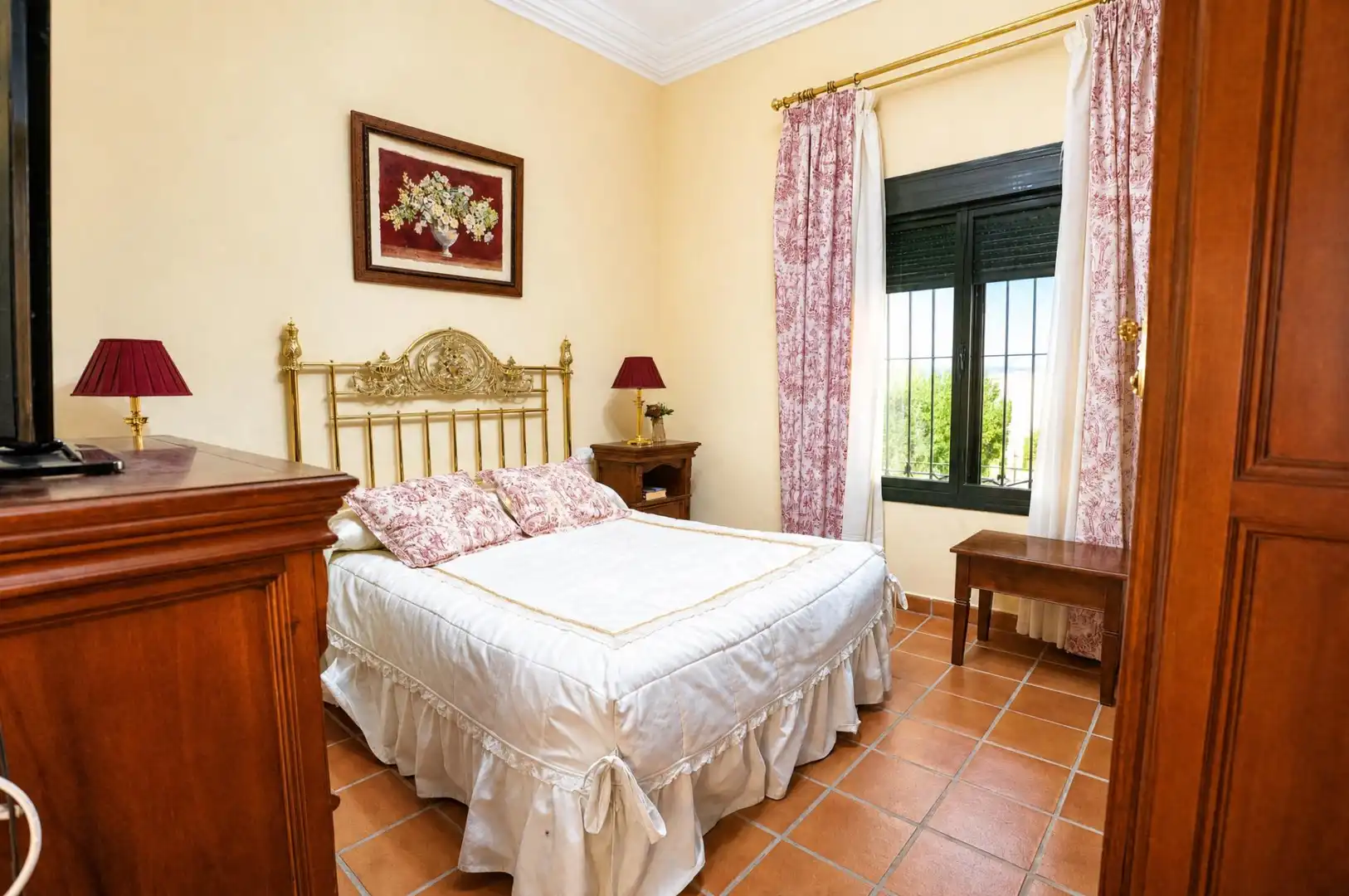 Dormitori de Finca rústica en venda en Alcuéscar amb Aire condicionat, Calefacció i Jardí privat