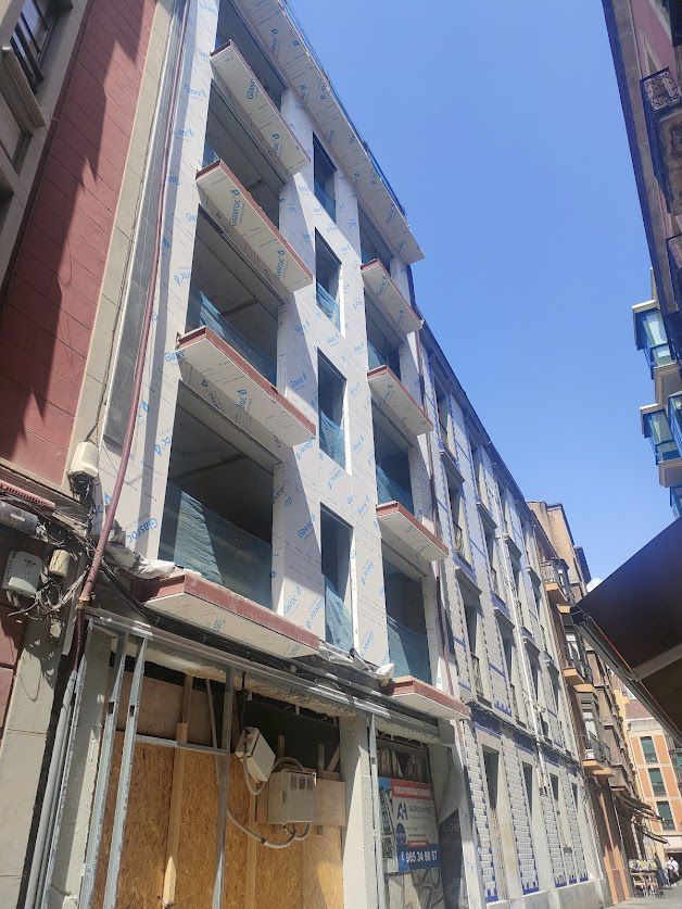 Vista exterior de Pis en venda en Gijón  amb Traster i Balcó