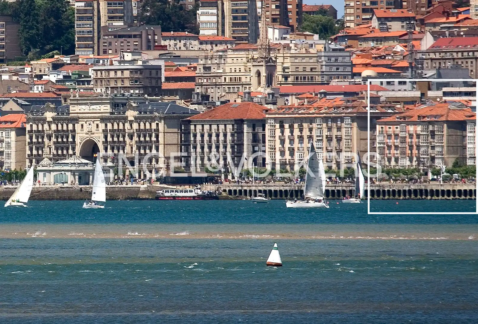 Außenansicht von Wohnung zur Miete in Santander mit Heizung