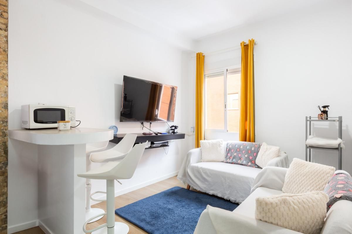 Living room of Flat for sale in  Valencia Capital  with Air Conditioner, Heating and Furnished