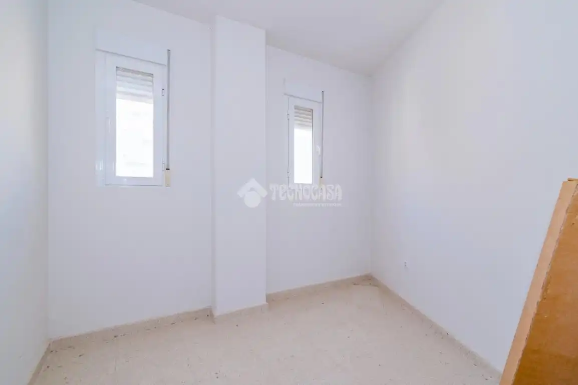 Dormitori de Casa adosada en venda en Loja