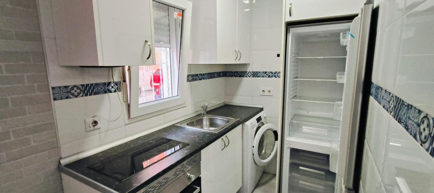 Kitchen of Planta baja for sale in  Madrid Capital  with Air Conditioner