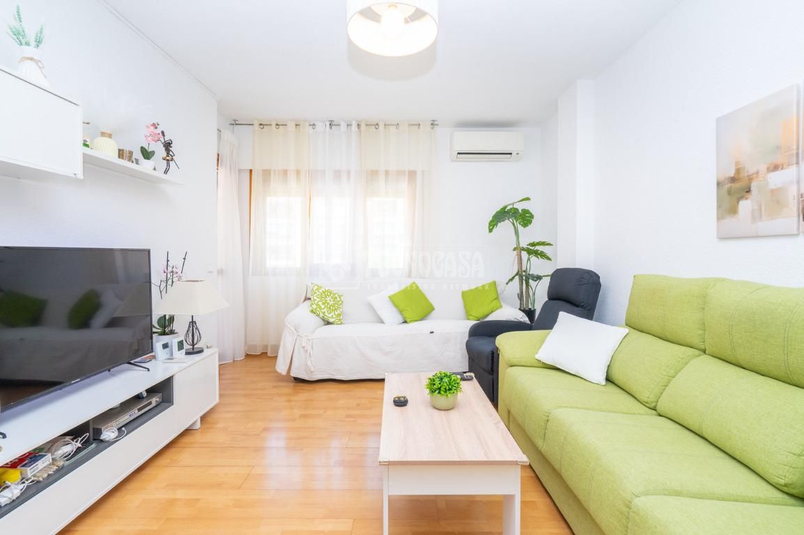 Living room of Flat for sale in Colmenar Viejo  with Air Conditioner, Heating and Terrace