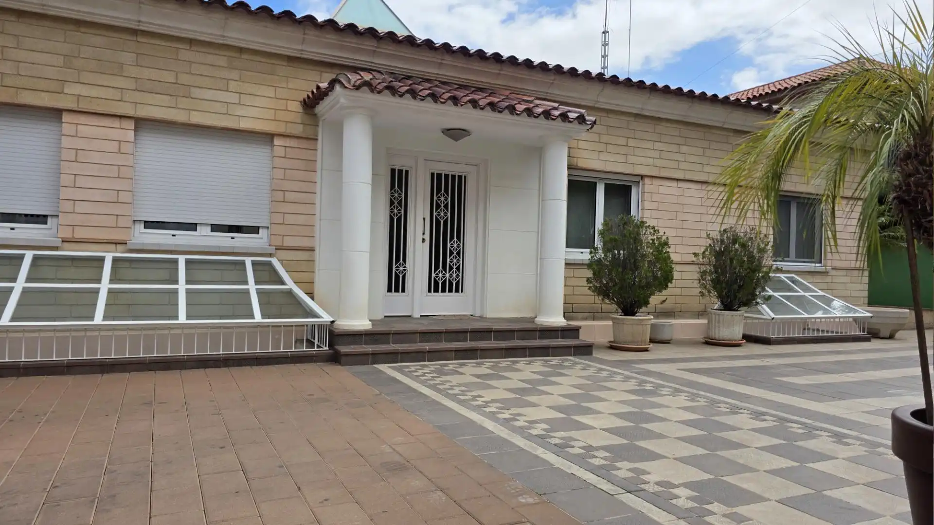 Exterior view of Houses for sale in Elche / Elx  with Air Conditioner, Private garden and Parquet flooring