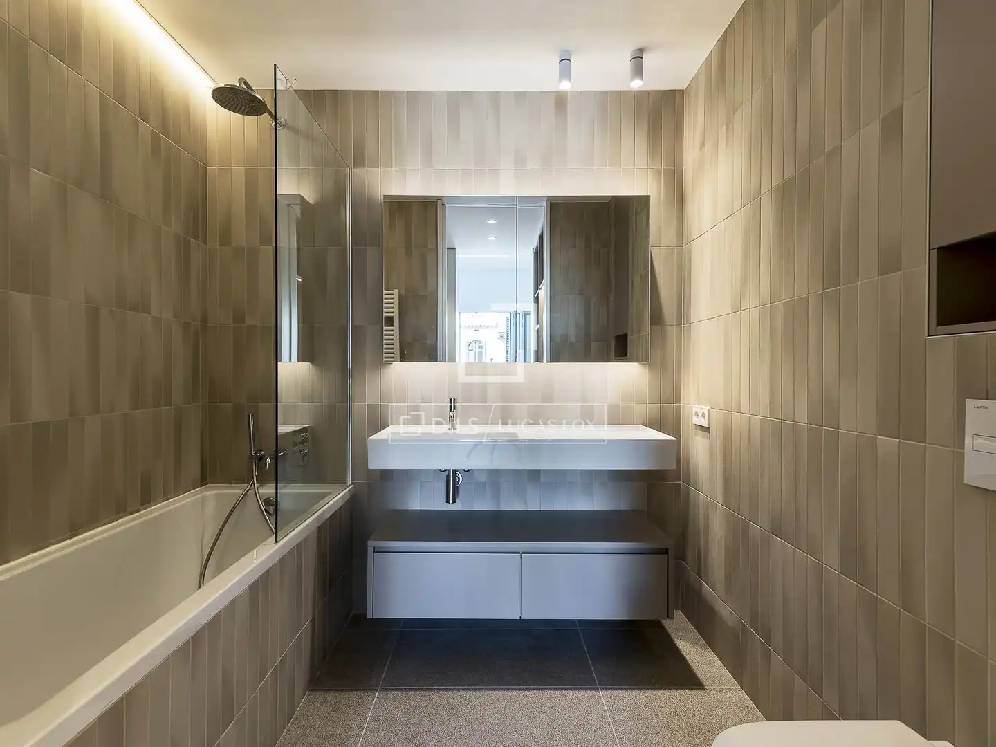 Baño de Ático en venta en Barcelona con Aire acondicionado, Calefacción y Terraza