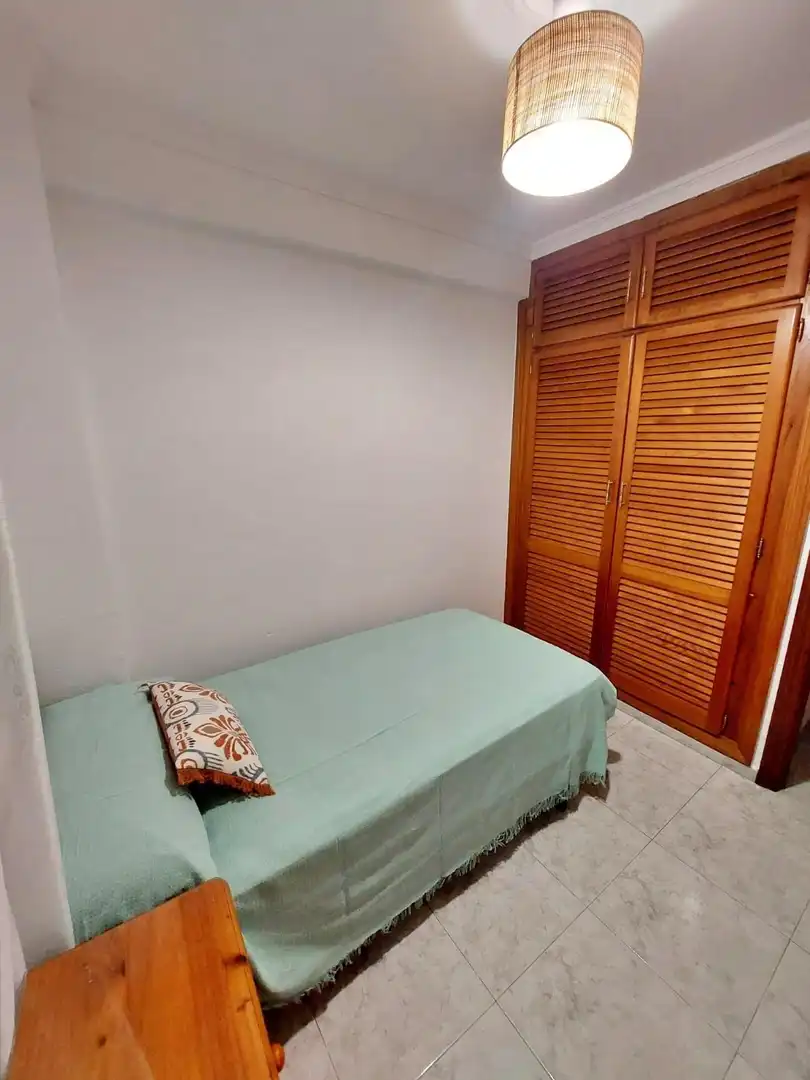 Habitación de Piso de alquiler en Málaga con Amueblado y Balcón