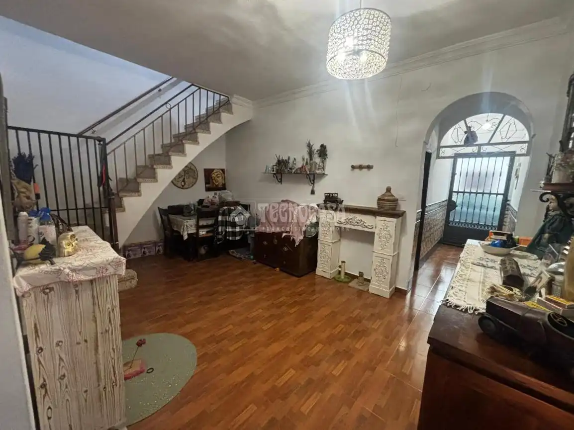 Casa adosada en venta en Los Palacios y Villafranca con Terraza y Balcón