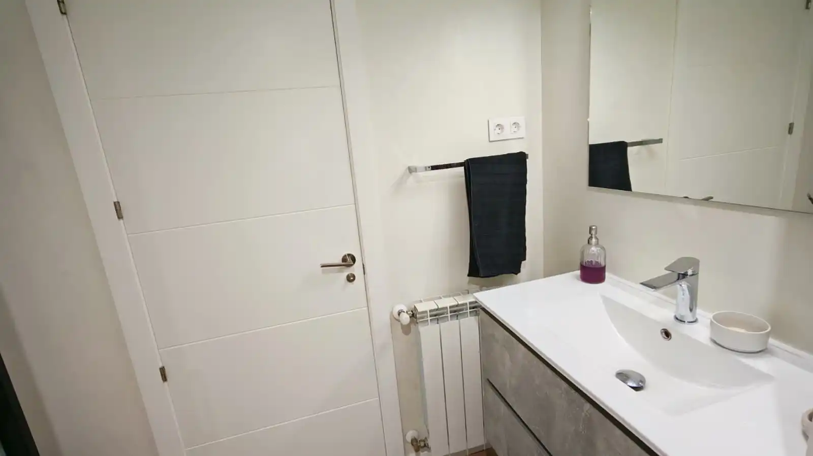 Bathroom of Flat for sale in Guadalajara  with Air Conditioner, Heating and Terrace
