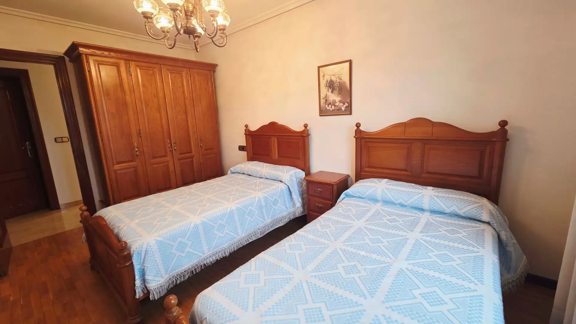 Dormitori de Pis en venda en Langreo amb Calefacció, Parquet i Traster