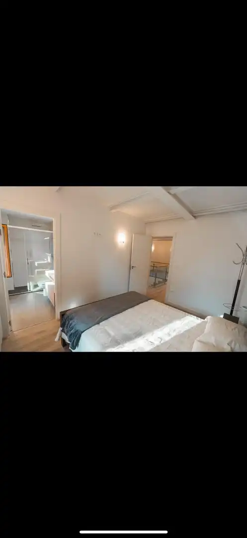 Dormitori de Casa o xalet en venda en A Merca   amb Jardí privat, Terrassa i Moblat
