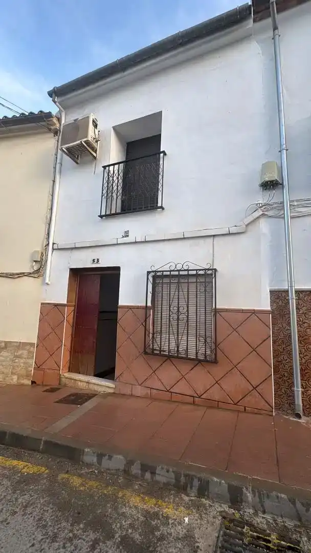 Vista exterior de Casa adosada en venda en Alameda amb Aire condicionat