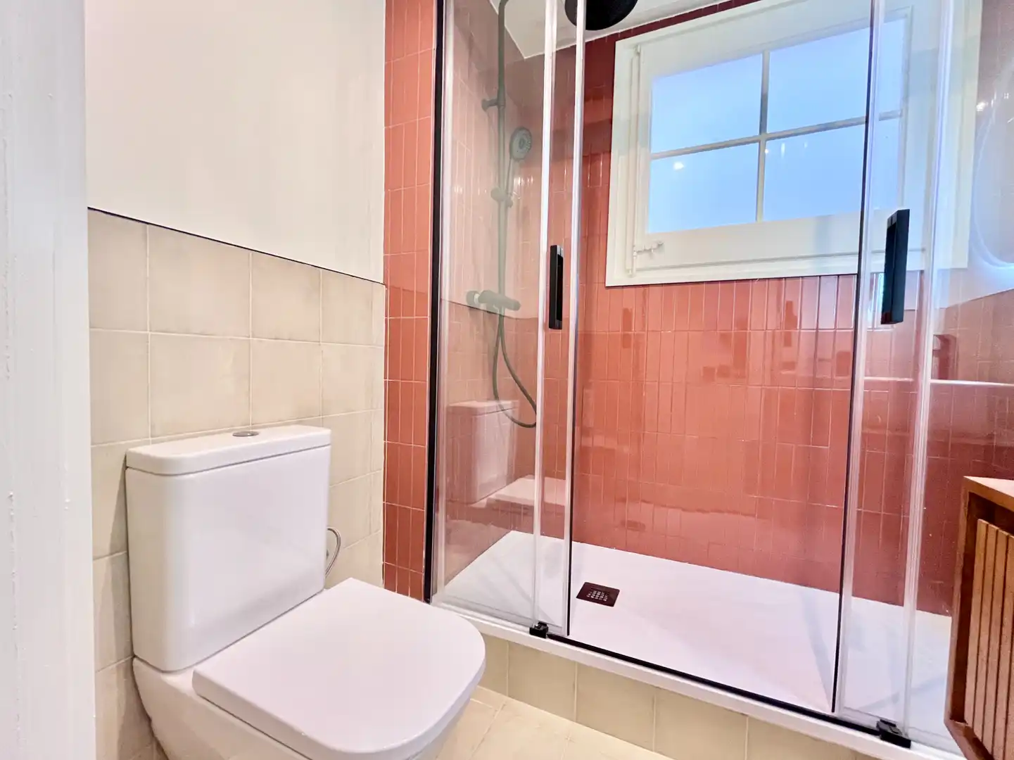 Bathroom of Flat for sale in Barcelona  with Air Conditioner, Heating and Parquet flooring