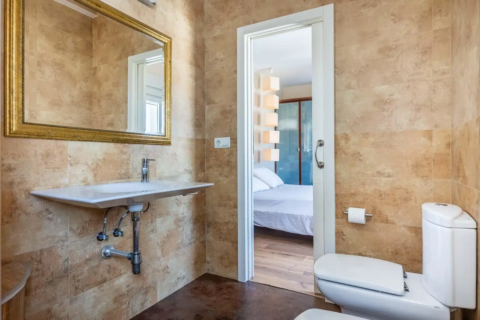 Baño de Piso en venta en Sevilla con Aire acondicionado, Calefacción y Balcón