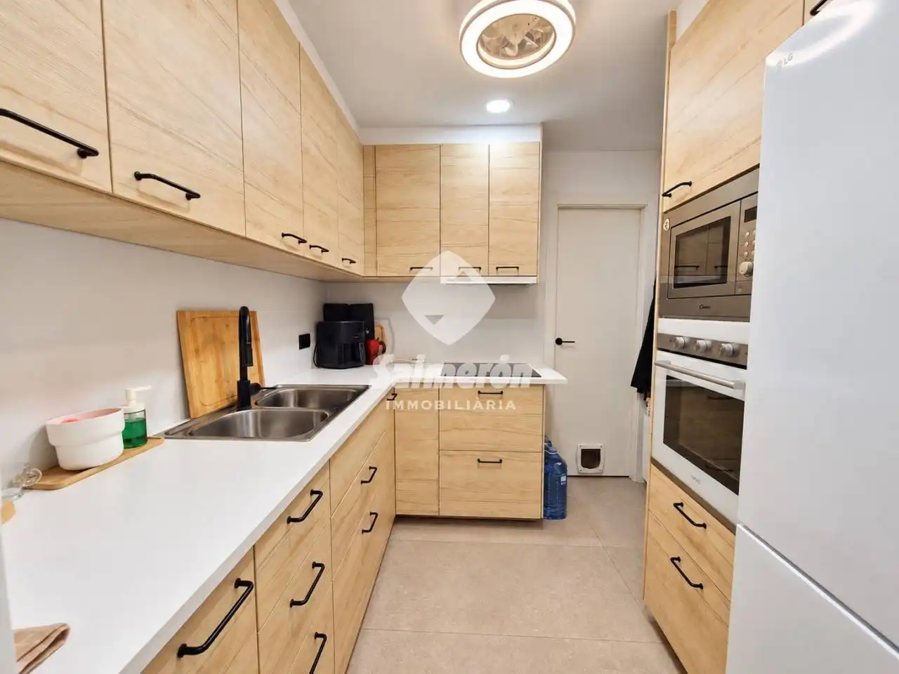 Kitchen of Flat for sale in Centre