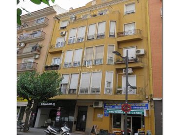 Business premises for sale in Ronda Garay 25