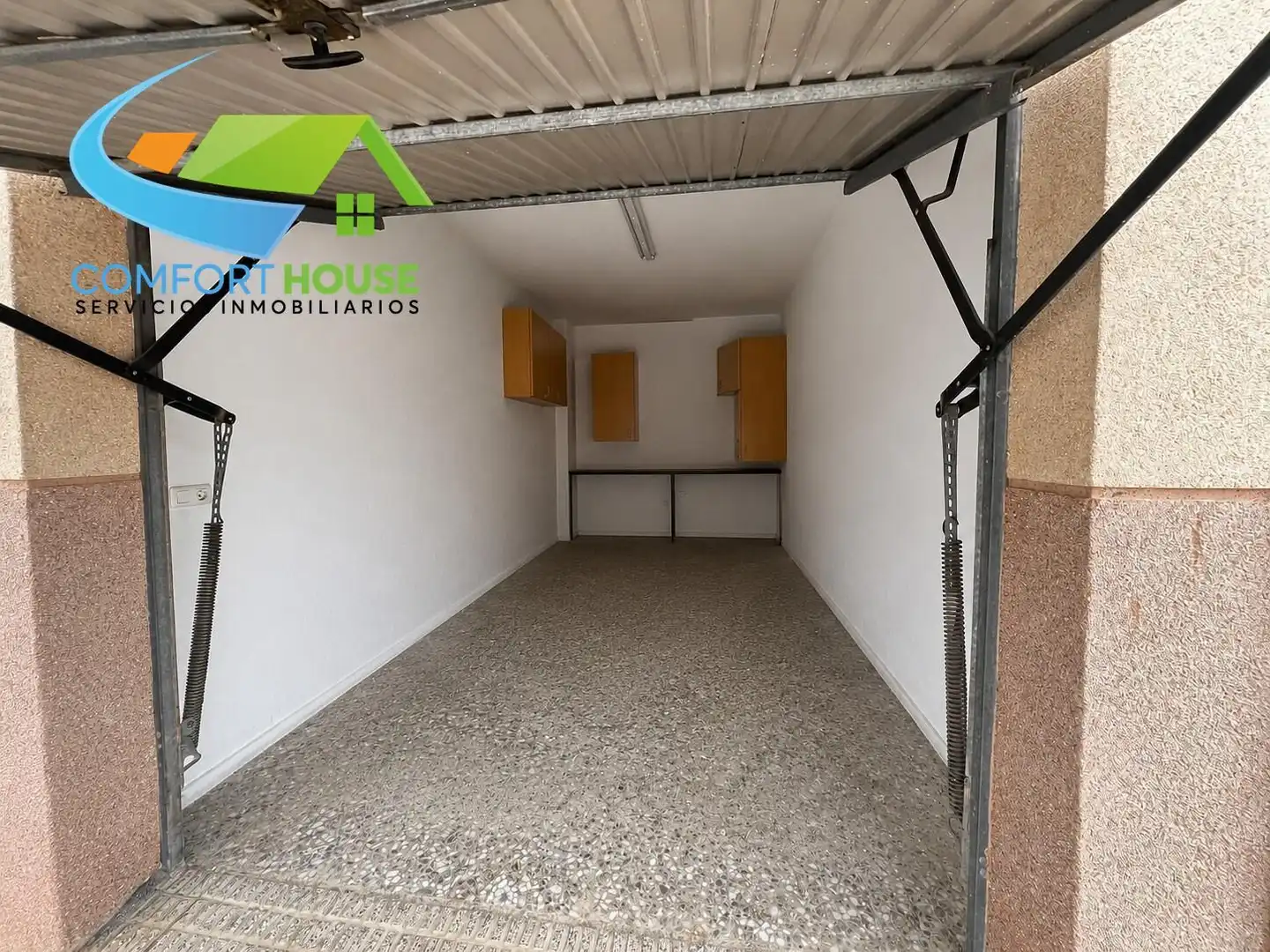 Parkplatz von Haus oder Chalet zum Verkauf in Cartagena mit Klimaanlage