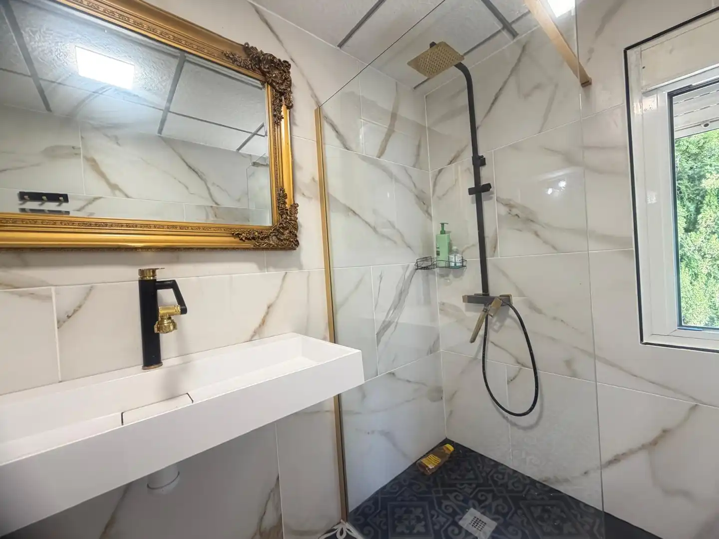 Bany de Casa o xalet en venda en Elche / Elx amb Aire condicionat, Jardí privat i Terrassa