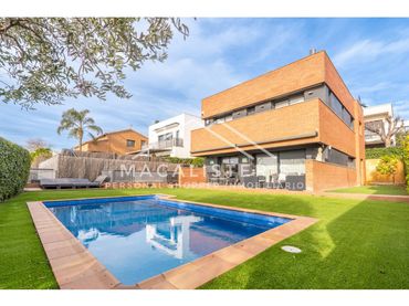 Maison avec piscine à vendre à Teià