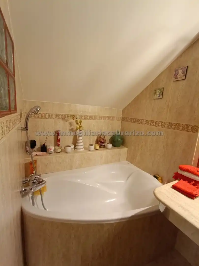 Detached homes for sale in N/A, Portillejo - Valdegastea