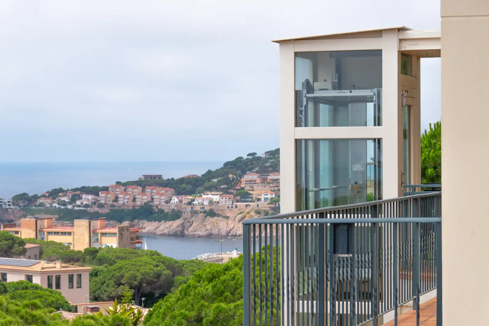Vista exterior de Casa o xalet en venda en Sant Feliu de Guíxols amb Aire condicionat, Calefacció i Jardí privat